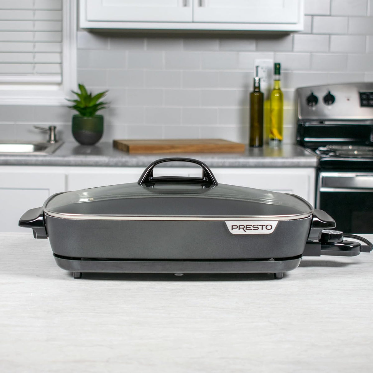 16-Inch Nonstick Electric Skillet with Glass Cover Z271079