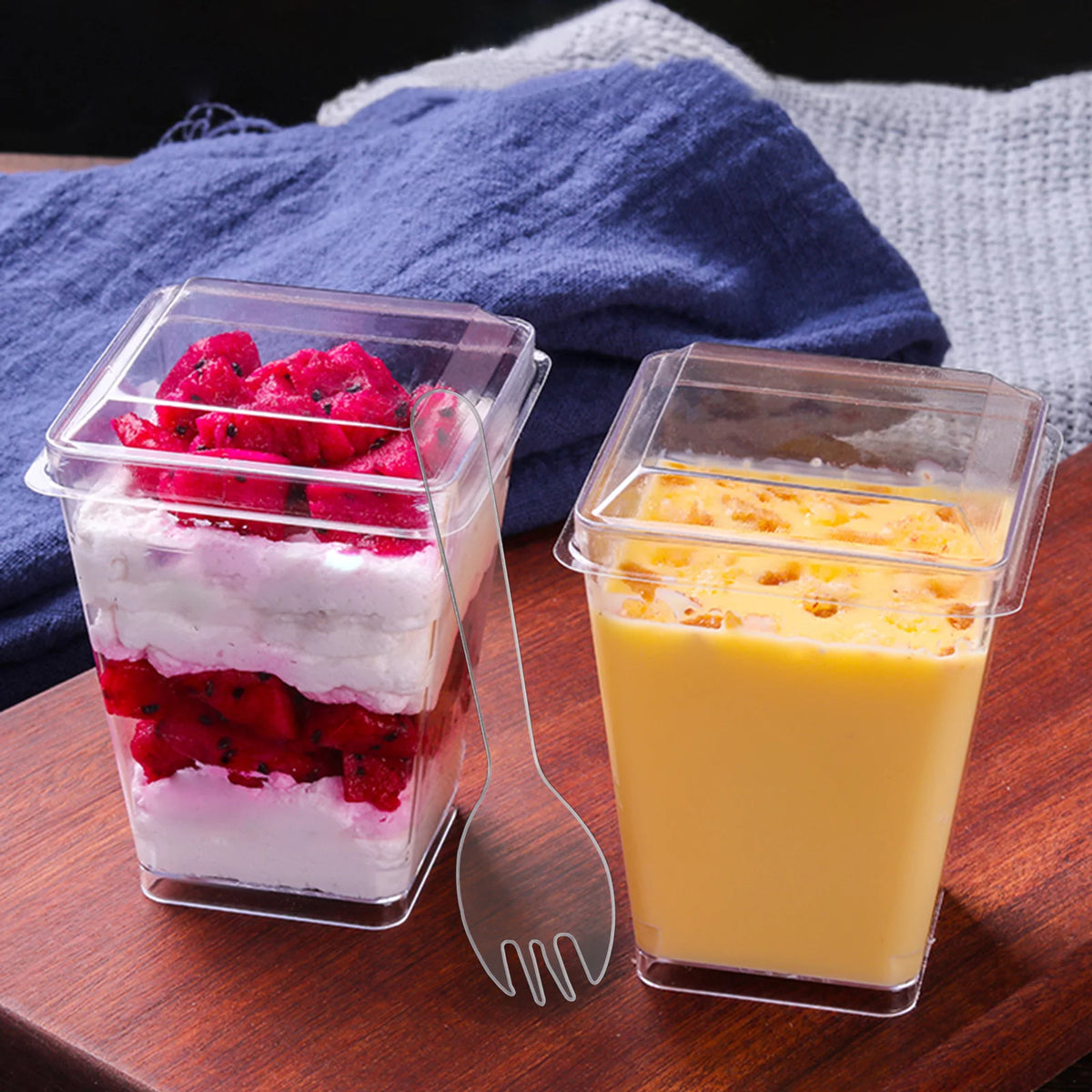 100 Pack 5.4oz Clear Dessert Cups with Lids and Spoons M59038