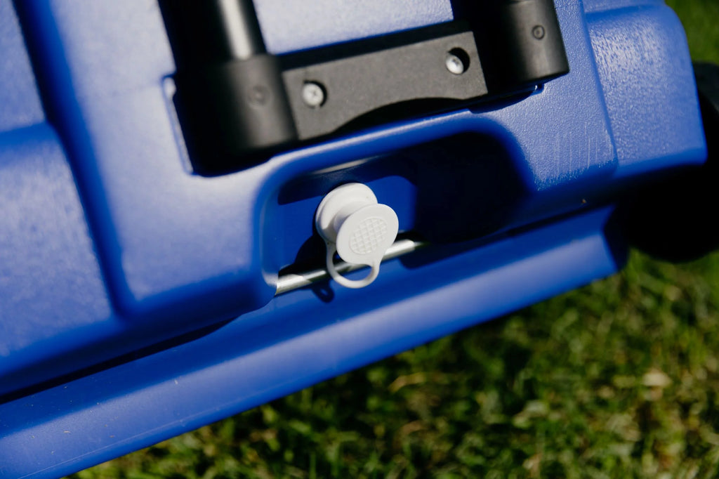 60-Quart Roller Cooler V124103