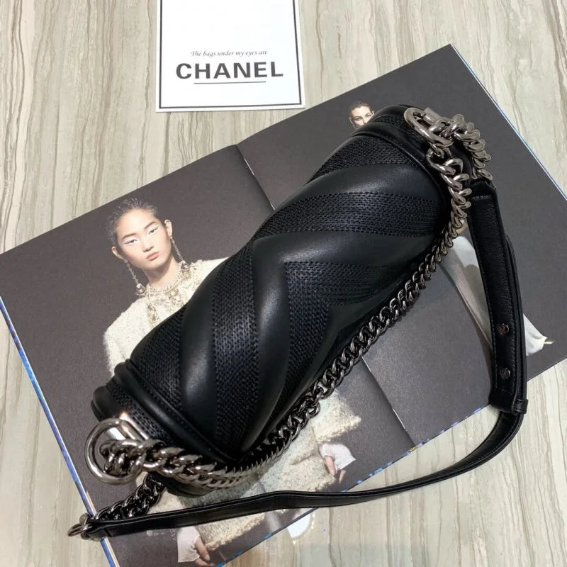 Calfskin Handbag E885