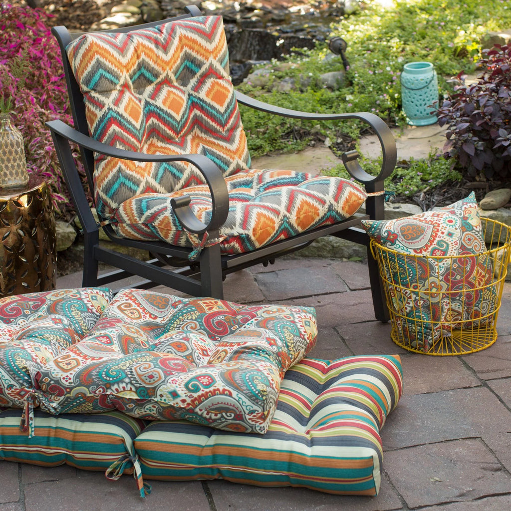 Reversible Tufted Outdoor Chair Cushion S205108