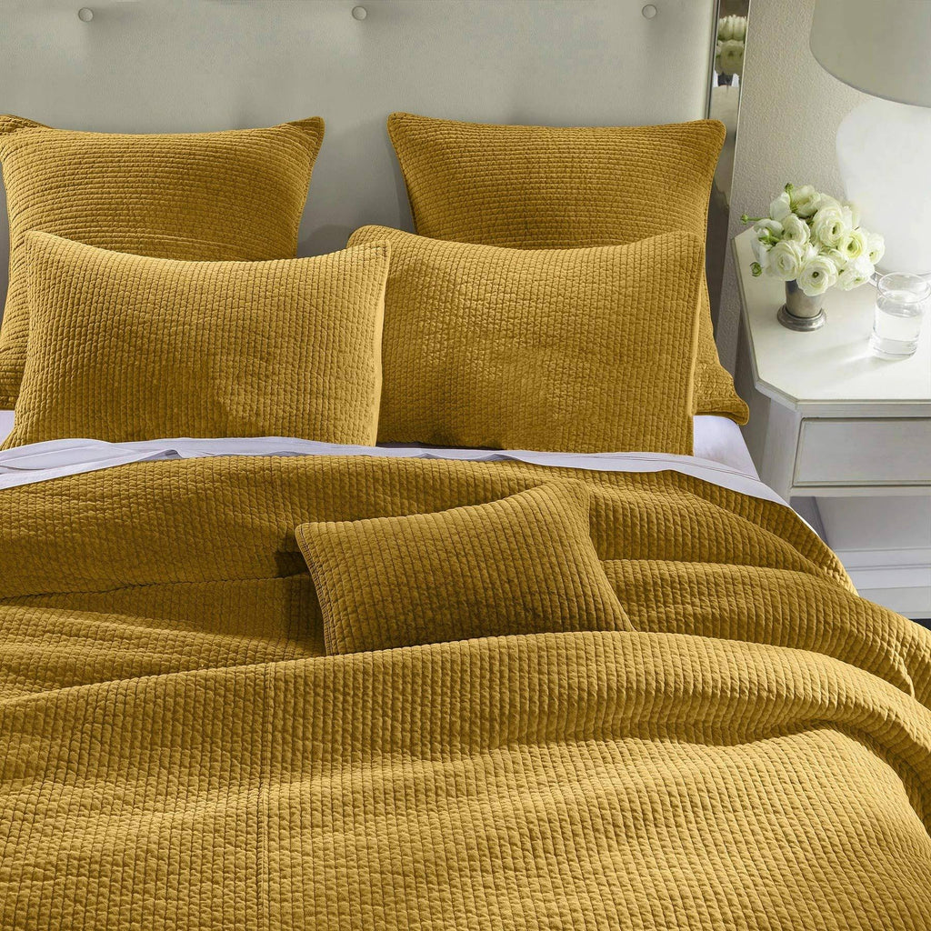 Stone Washed Cotton Velvet Quilt Q947431