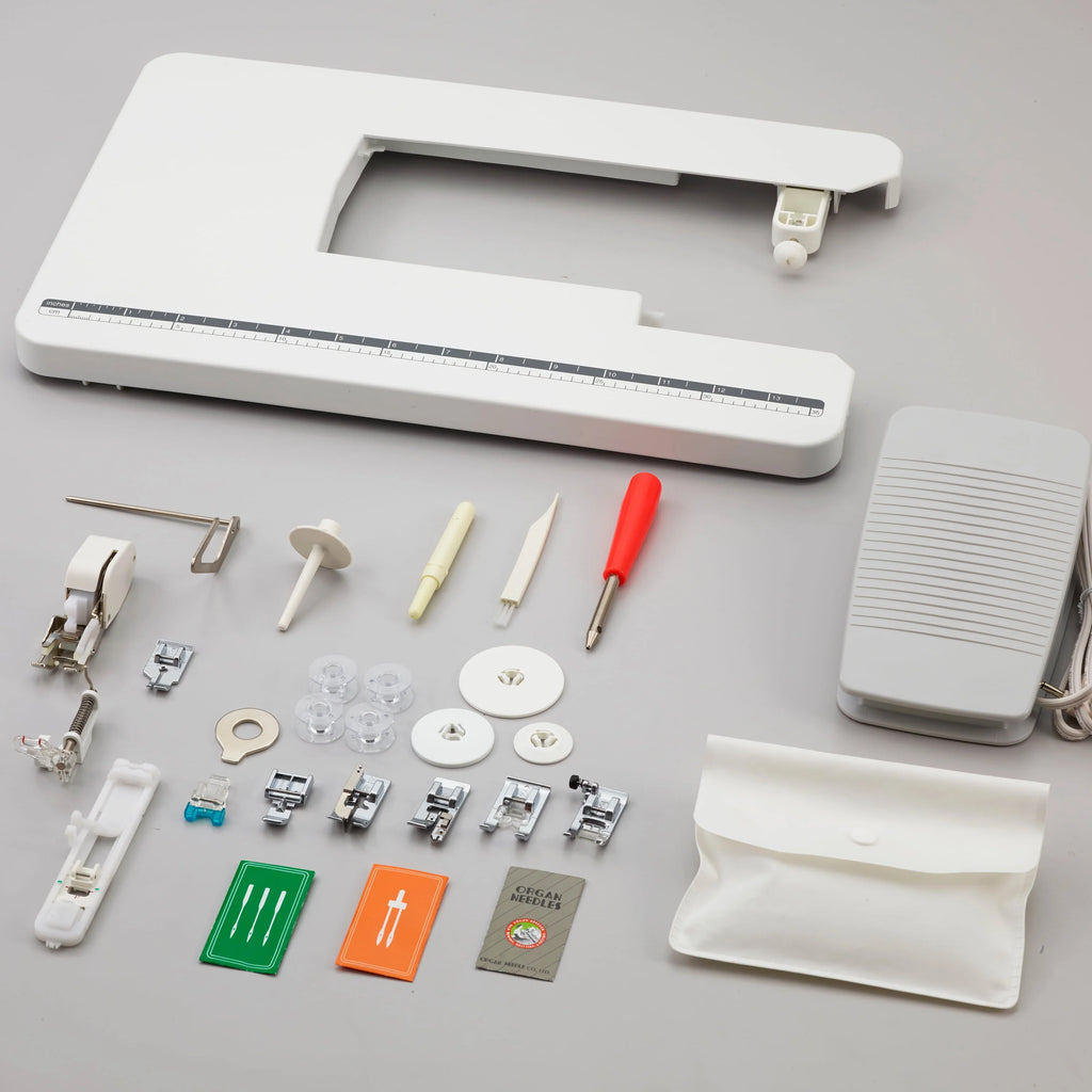 Computerized Sewing and Quilting Machine with Wide Table U2594