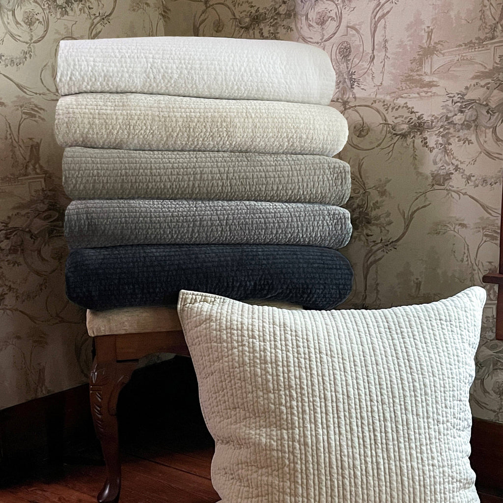 Stone Washed Cotton Velvet Quilt Q947431