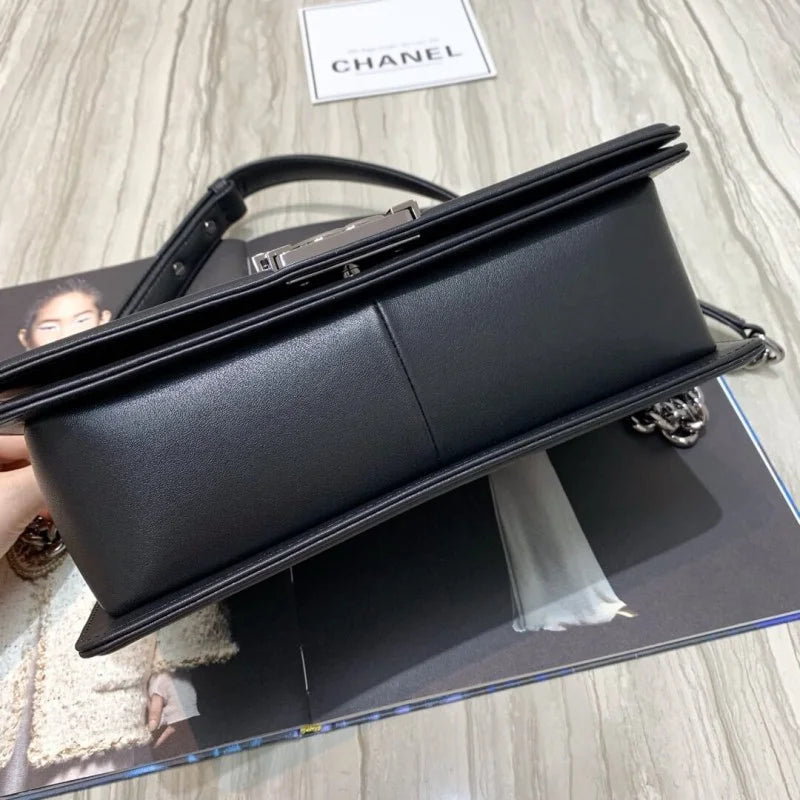 Calfskin Handbag E885