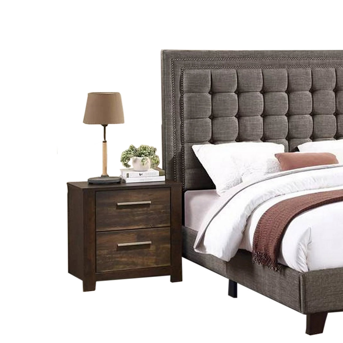 Queen Size Tufted Upholstery Bed T7577