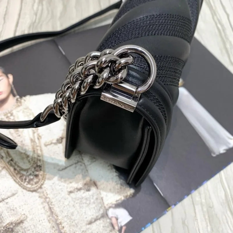 Calfskin Handbag E885