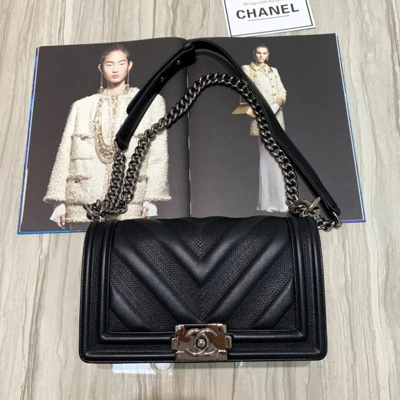 Calfskin Handbag E885