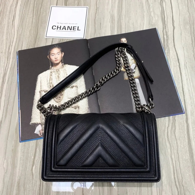 Calfskin Handbag E885